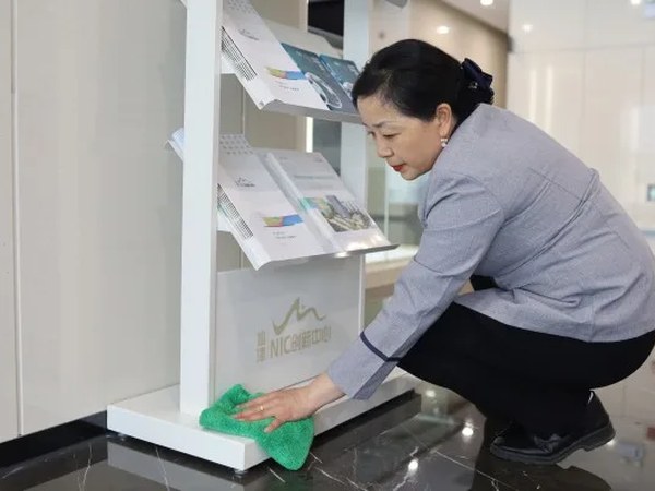 集团物业保洁外包利弊分析与选择指南