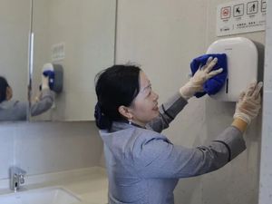 地毯清洗与沙发清洁：专业软装深度护理服务指南